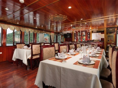 Lan-Ha-Legend-Cruise-Restaurant-(2)